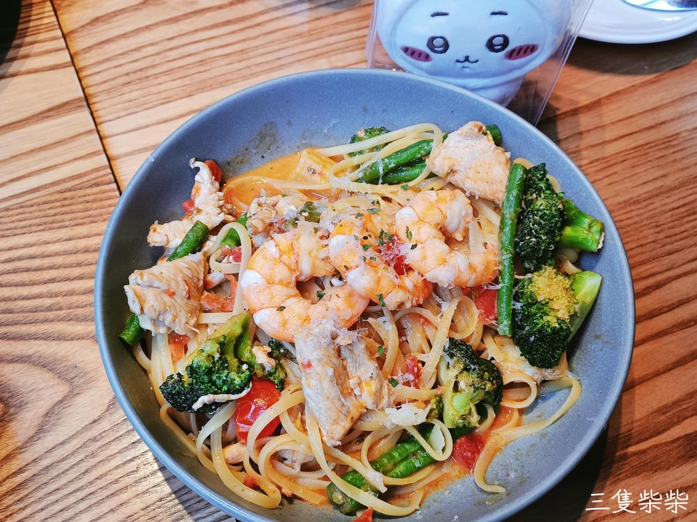 曙光汁鮮蝦雞肉細扁麵