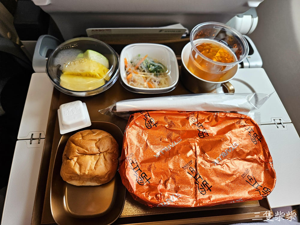 胡同醬燒雞腿排佐五目飯