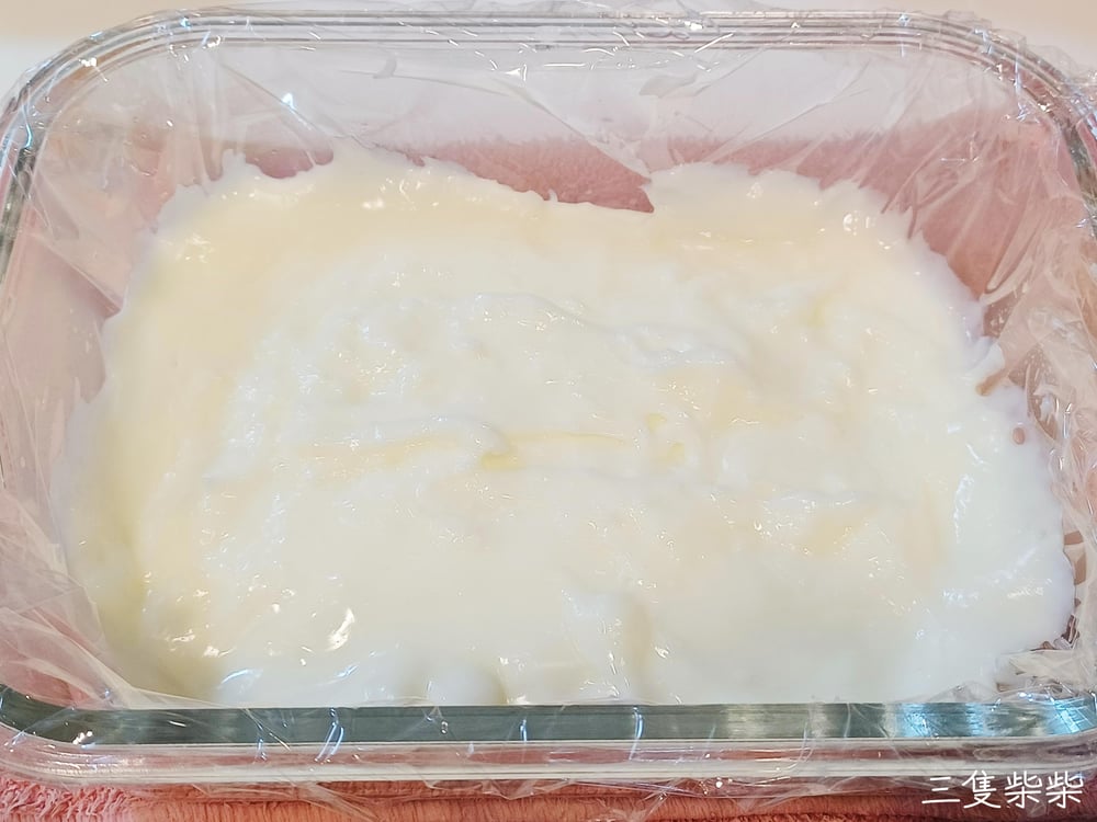 攪拌到濃稠的混和體不會馬上掉下