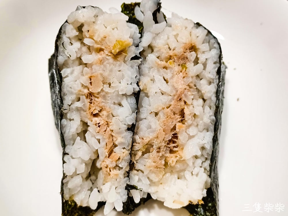 全聯福利中心鮪魚三角飯糰內餡